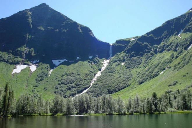 Кинзелюкский водопад и Нижнее Кинзелюкское озеро