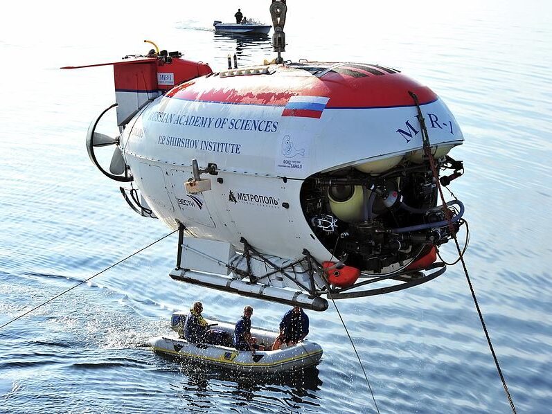 Океан, исследования: глубоководный обитаемый аппарат «Мир» готов в погружению