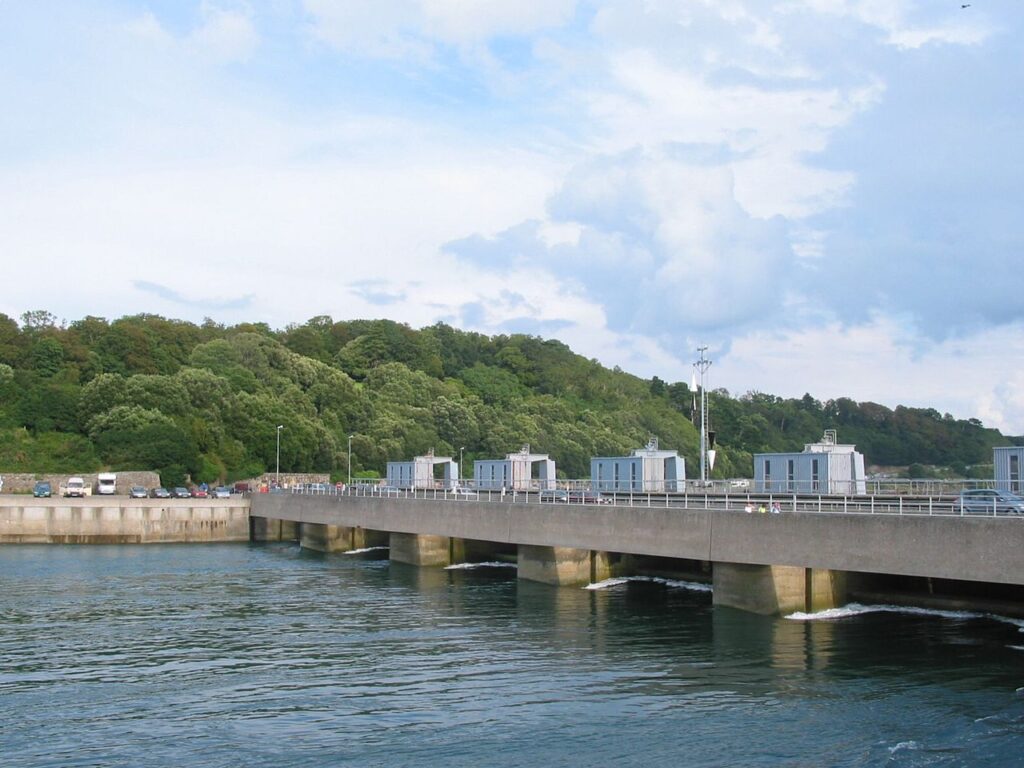 Крупнейшая в Европе приливная электростанция Ля Ранс, Франция